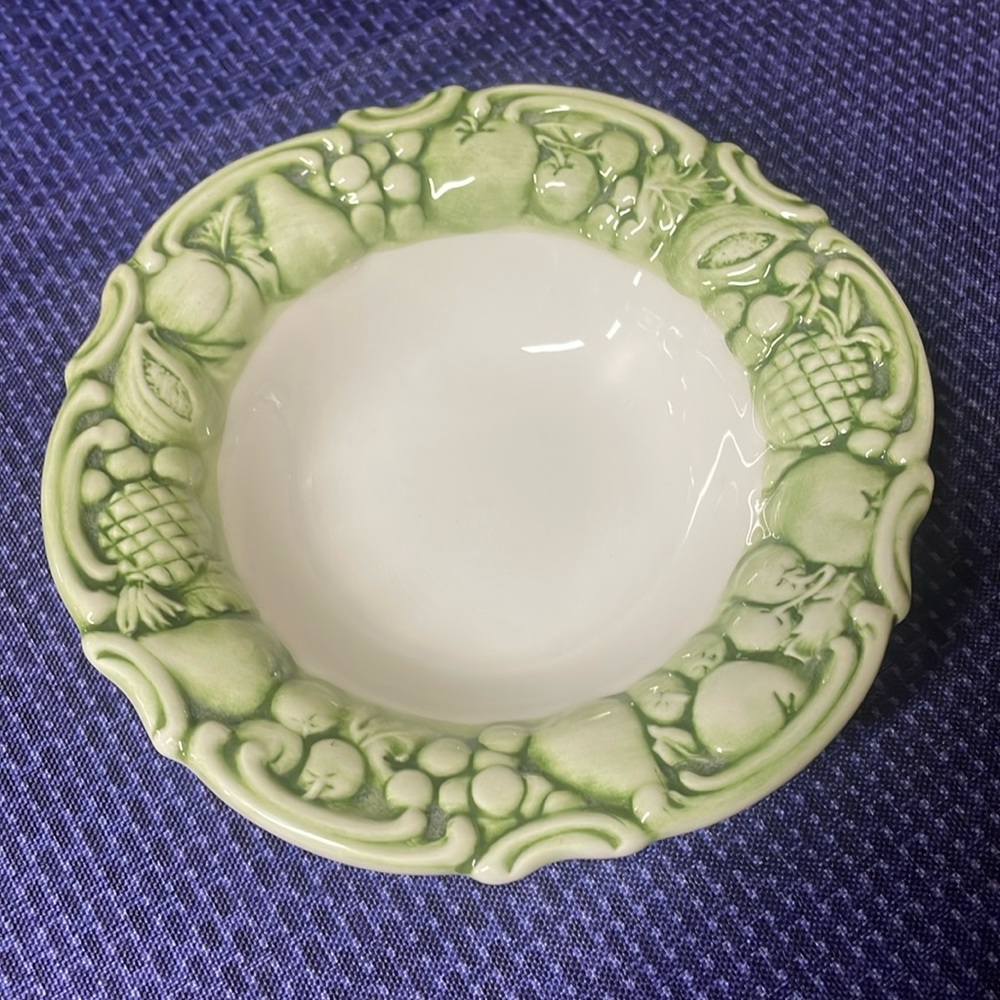 Green fruit bowl made in Italy 3754